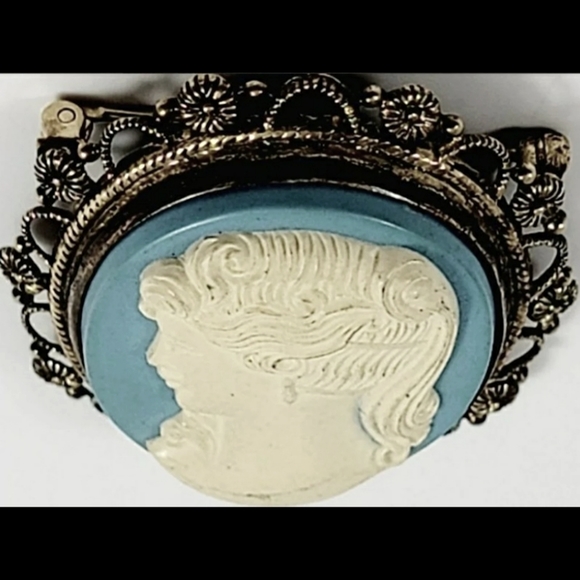 Vintage WELLS Sterling Blue & Ivory Cameo Brooch - Picture 4 of 7
